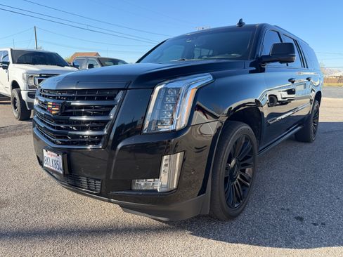 Used 2019 Cadillac Escalade ESV Platinum image 4