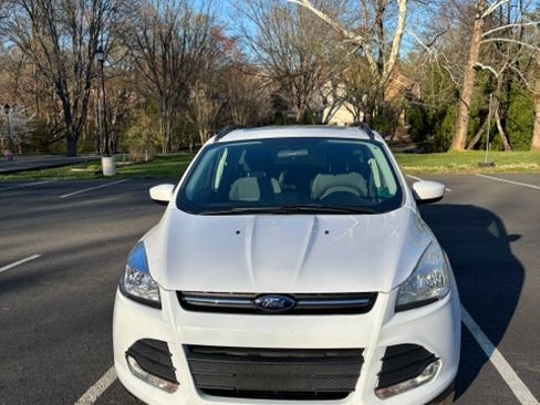 Used 2014 Ford Escape SE w/ Equipment Group 201A AWD/4WD image 2