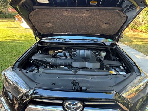 Used 2022 Toyota 4Runner Limited image 10