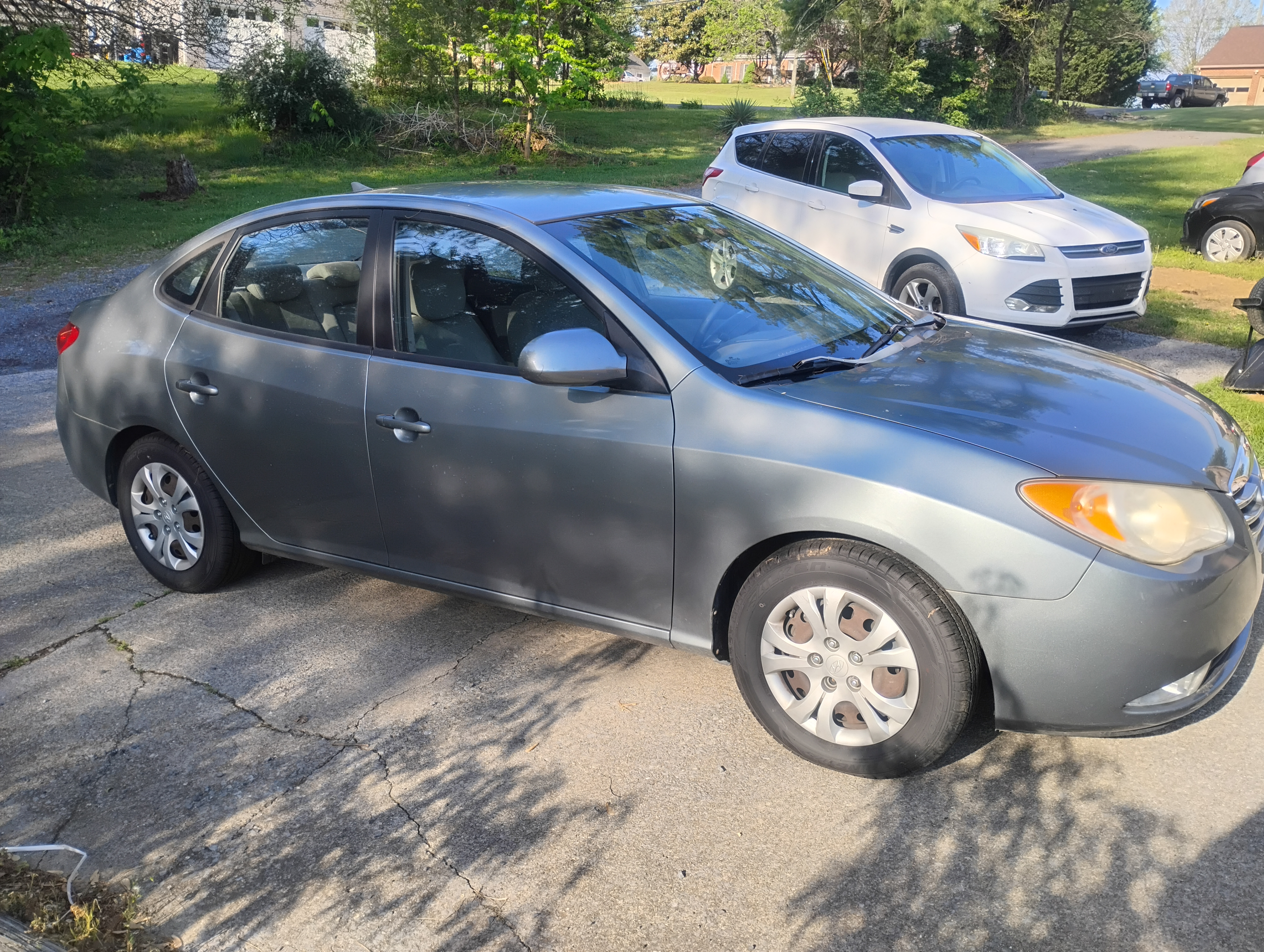 Used 2010 Hyundai Elantra GLS FWD image 12
