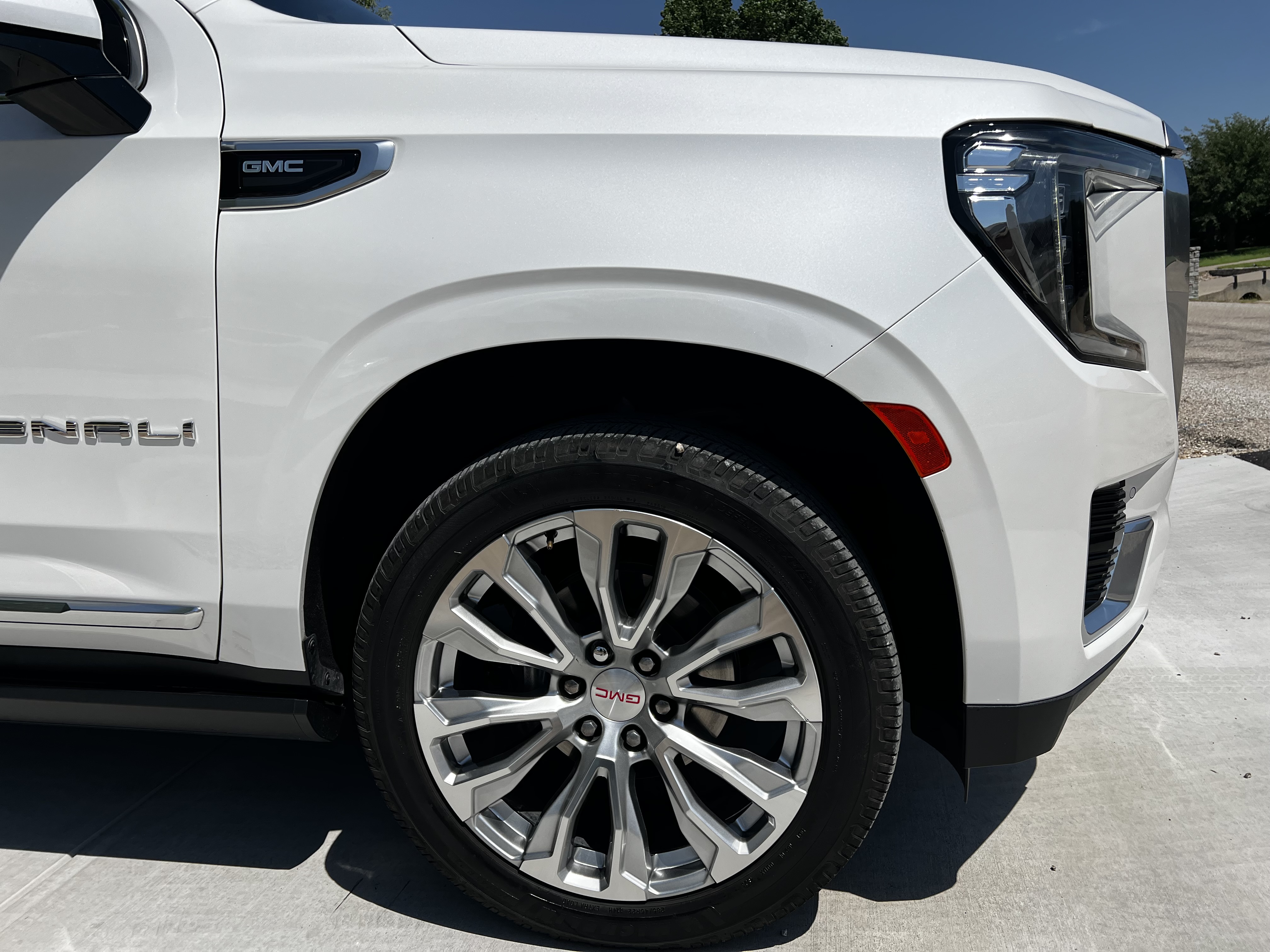 Used 2024 GMC Yukon Denali AWD/4WD image 22