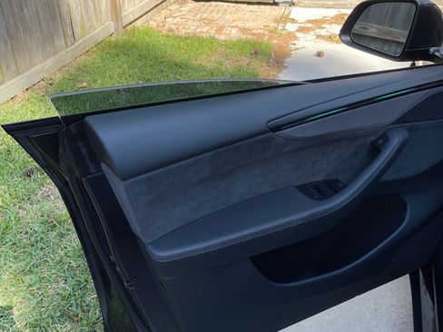 Used 2026 Tesla Model Y Premium Sport Utility 4D image 8