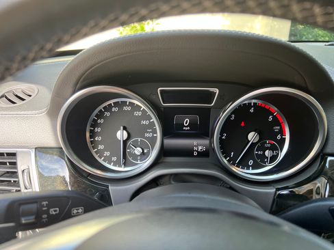 Used 2015 Mercedes-Benz GL 320 BlueTEC 4MATIC image 9