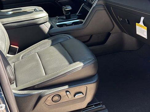 Used 2022 GMC Sierra 1500 Denali w/ Denali Reserve Package image 13