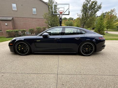 Used 2018 Porsche Panamera 4 image 9