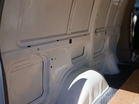 Used 2005 Chevrolet Astro w/ Convenience Package image 21