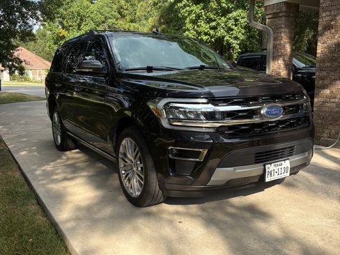 Used 2024 Ford Expedition Limited RWD image 12