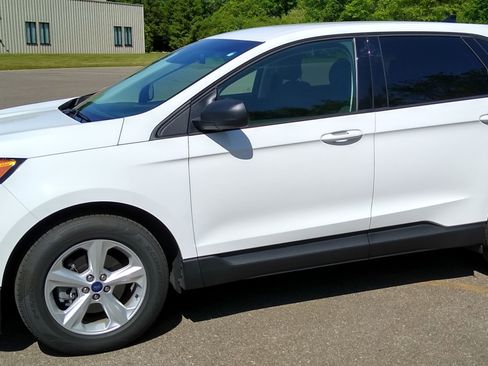 Used 2019 Ford Edge SE image 5