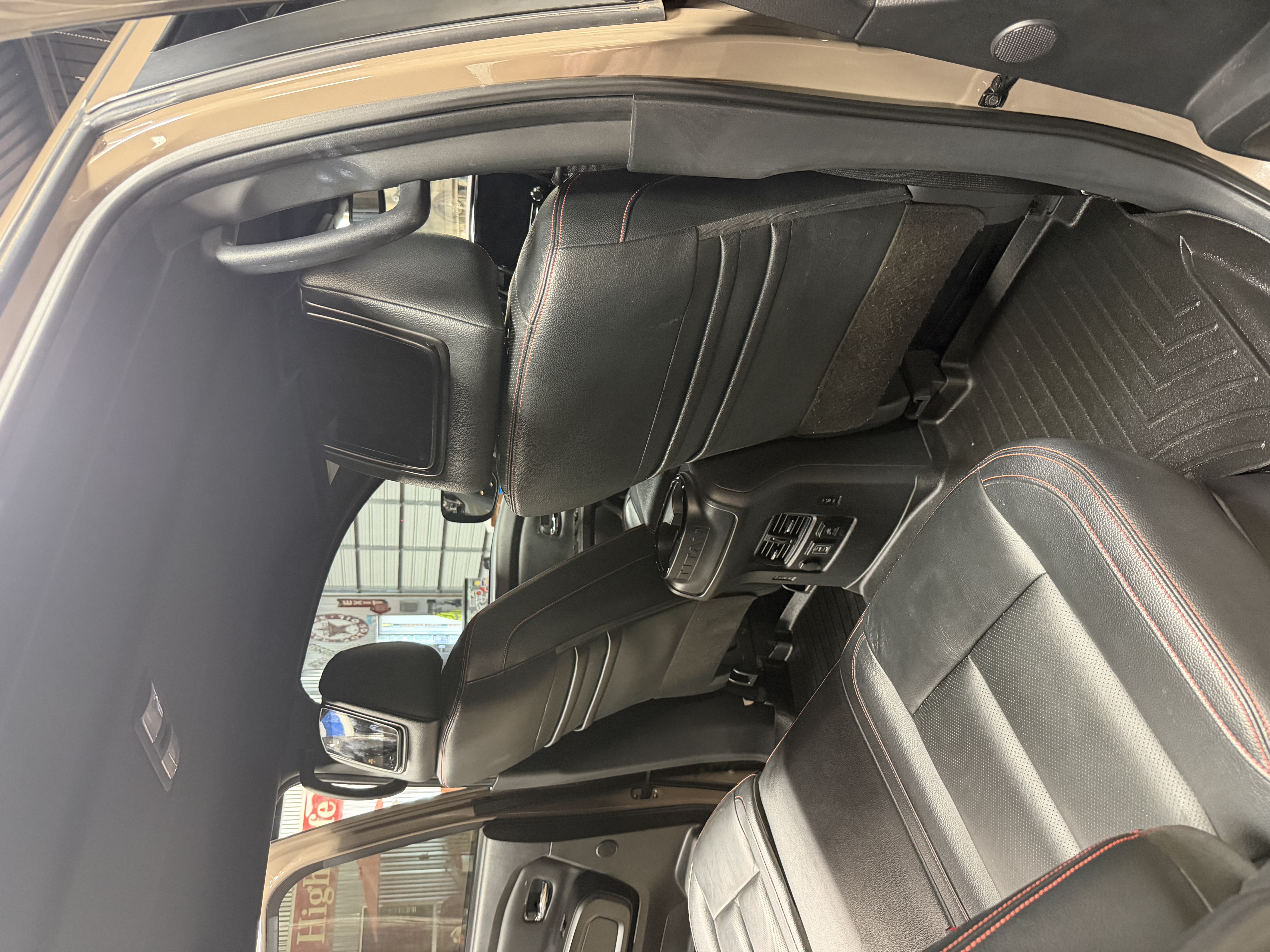 Used 2020 Nissan Titan PRO-4X w/ Pro-4x Convenience Package AWD/4WD image 16