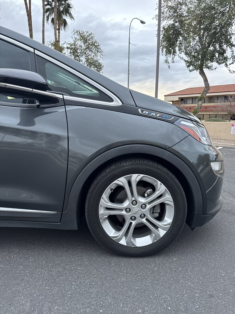 Used 2020 Chevrolet Bolt LT FWD image 16