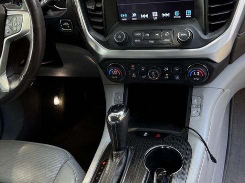 Used 2017 GMC Acadia SLT image 14