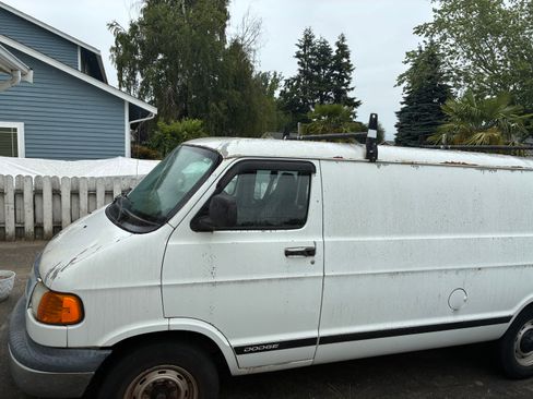 Used 2002 Dodge B2500 RWD image 1