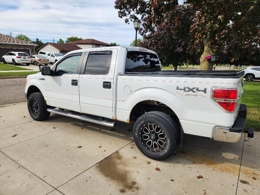 Used 2011 Ford F150 XLT w/ XLT Chrome Pkg AWD/4WD image 4