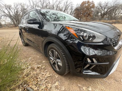 Used 2020 Kia Niro EX image 14