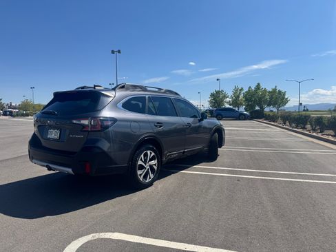 Used 2020 Subaru Outback Limited AWD/4WD image 8