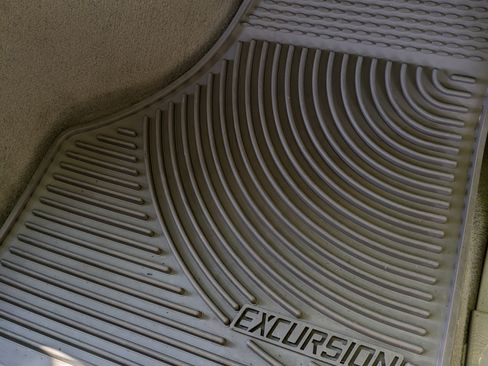 Used 2005 Ford Excursion Eddie Bauer image 13