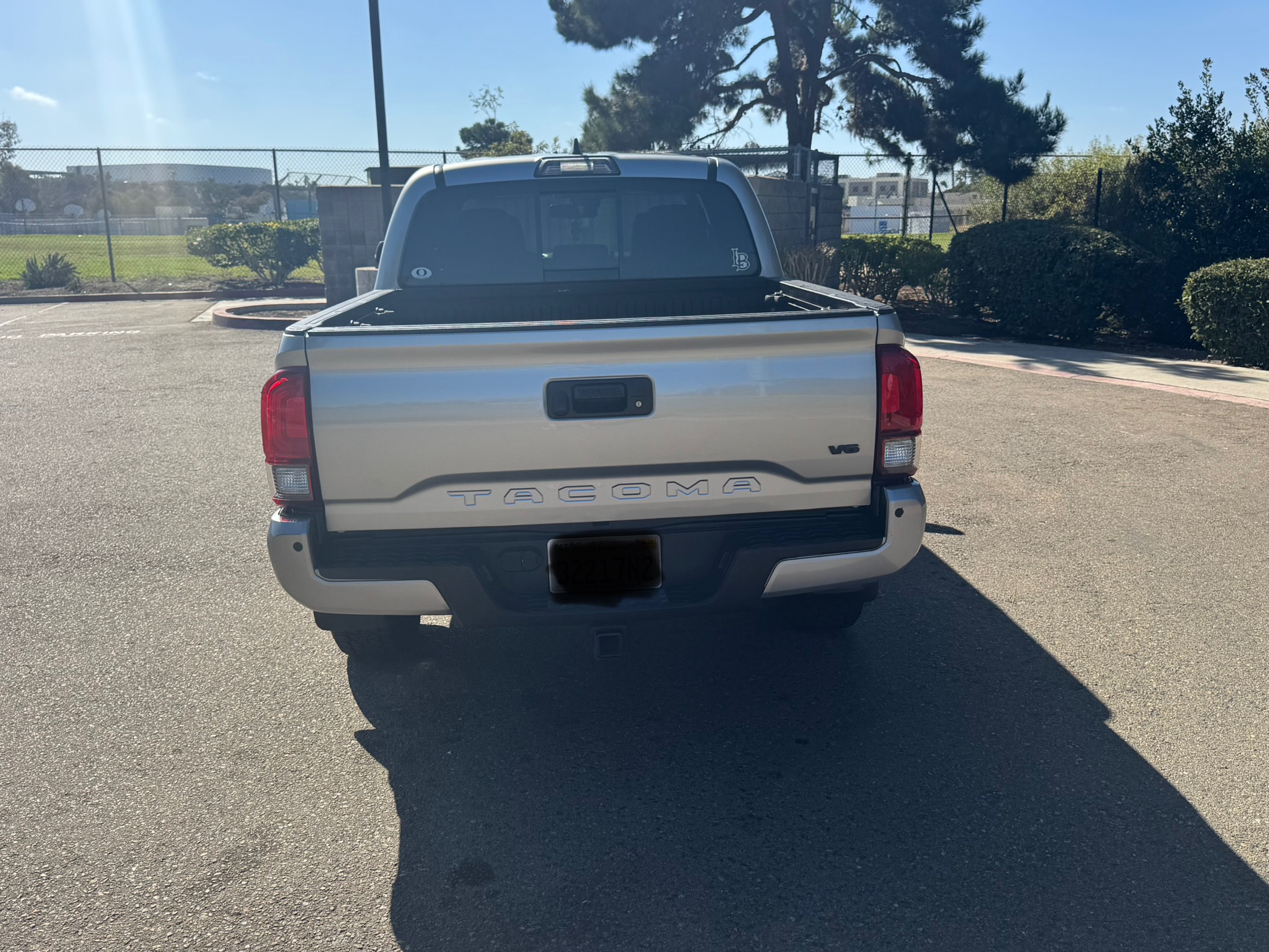 Used 2018 Toyota Tacoma TRD Off-Road w/ Technology Package AWD/4WD image 10