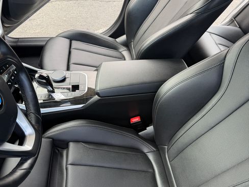 Used 2022 BMW 330i Sedan w/ Driving Assistance Package image 17