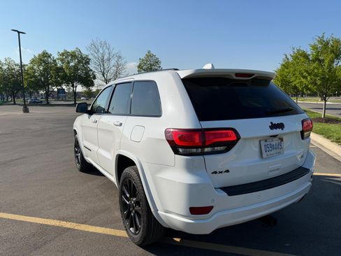 Used 2019 Jeep Grand Cherokee Altitude AWD/4WD image 5
