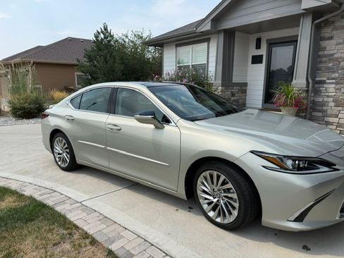 Used 2021 Lexus ES 350 w/ Accessory Package 2 FWD image 2