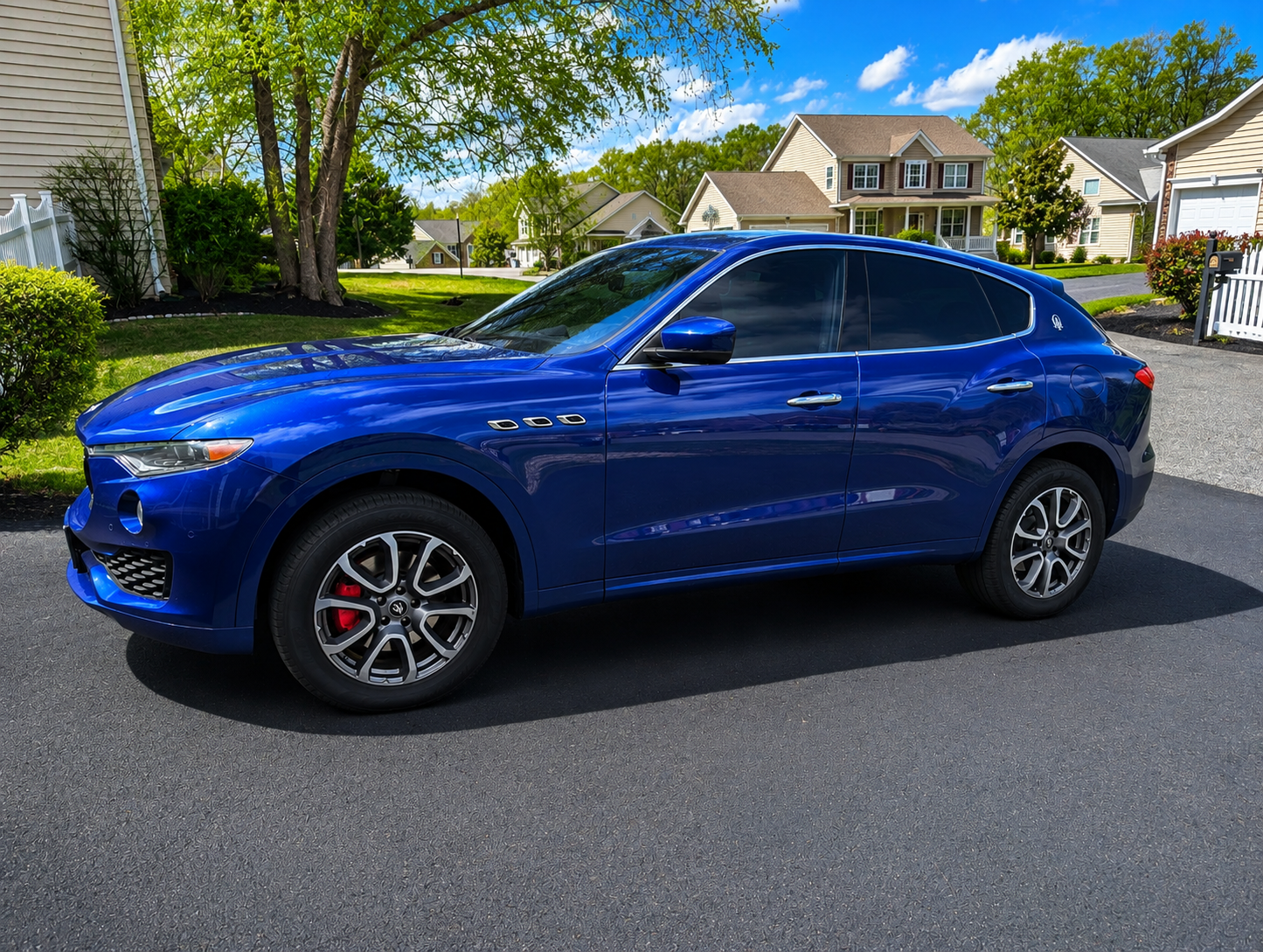 Used 2019 Maserati Levante AWD/4WD image 1