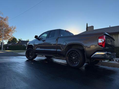 Used 2015 Toyota Tundra SR5 image 4