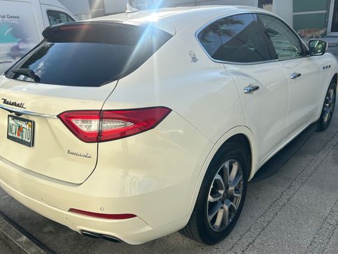 Used 2019 Maserati Levante image 14