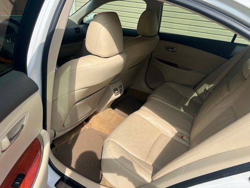 Used 2010 Lexus ES 350 w/ Preferred Accessory Package FWD image 10