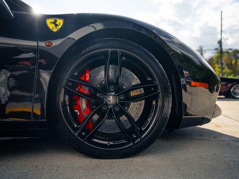 Used 2016 Ferrari 488 GTB image 4