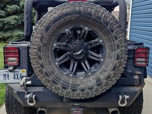 Used 2010 Jeep Wrangler Sahara w/ Dual Top Group AWD/4WD image 14