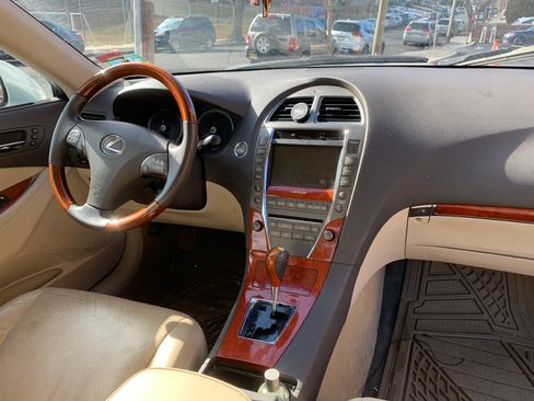Used 2010 Lexus ES 350 image 4
