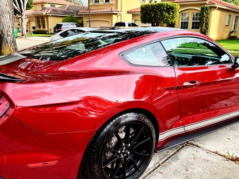 Used 2019 Ford Mustang Shelby GT350 w/ Technology Package image 18