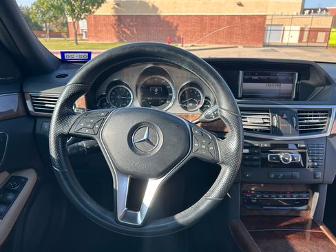 Used 2013 Mercedes-Benz E 350 4MATIC Sedan image 17