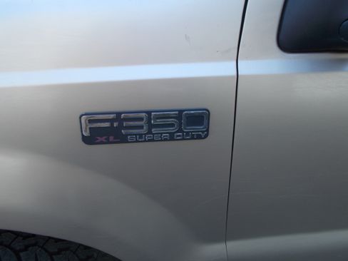 Used 2000 Ford F350 4x4 Regular Cab Super Duty image 8