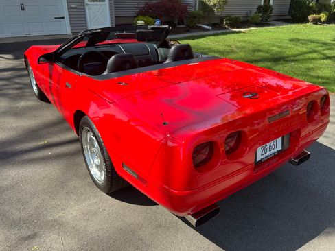 Used 1994 Chevrolet Corvette Convertible RWD image 5