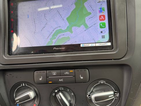 Used 2014 Volkswagen Jetta SEL image 9