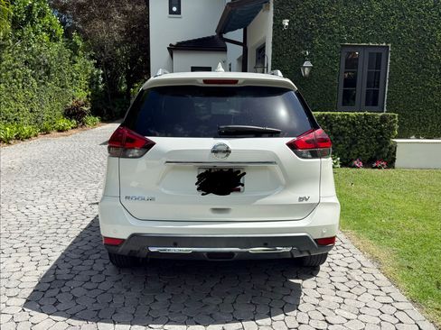 Used 2020 Nissan Rogue SV image 5