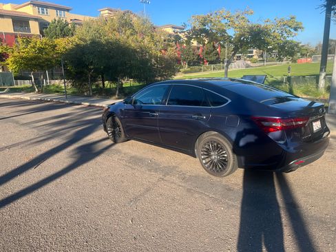 Used 2016 Toyota Avalon Touring image 9