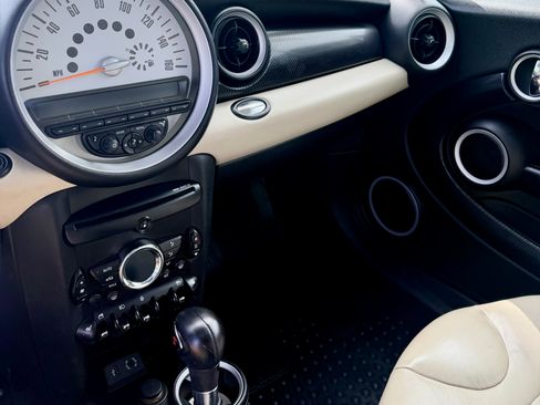 Used 2014 MINI Cooper Clubman S FWD image 12