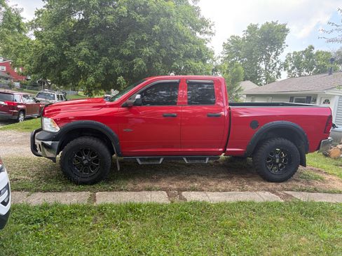 Used 2016 RAM 1500 ST w/ SXT Appearance Group AWD/4WD image 4