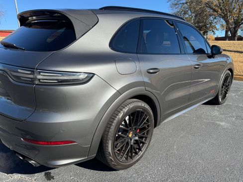 Used 2021 Porsche Cayenne GTS image 10