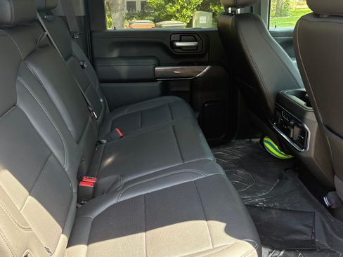 Used 2020 Chevrolet Silverado 2500 LTZ w/ LTZ Premium Package AWD/4WD image 9