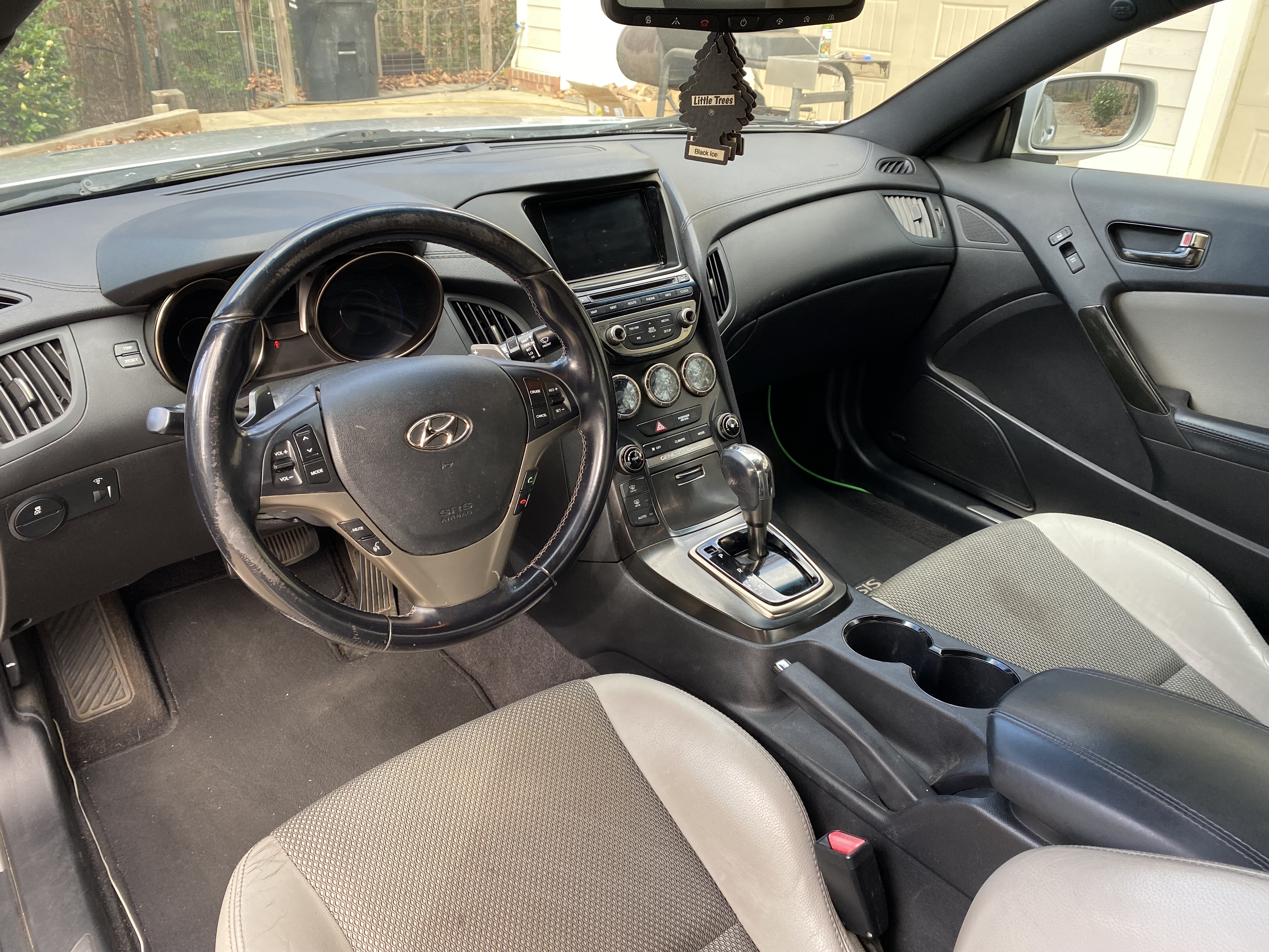Used 2013 Hyundai Genesis 2.0T RWD image 8