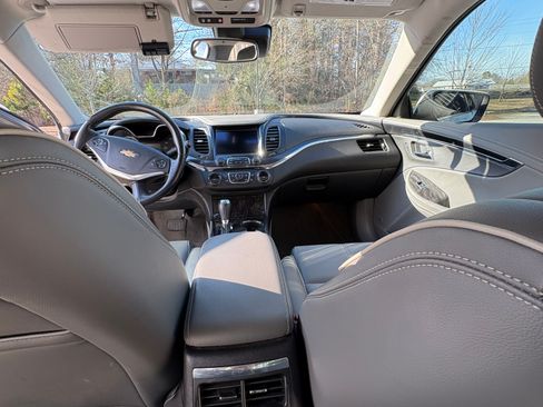 Used 2015 Chevrolet Impala LT image 18