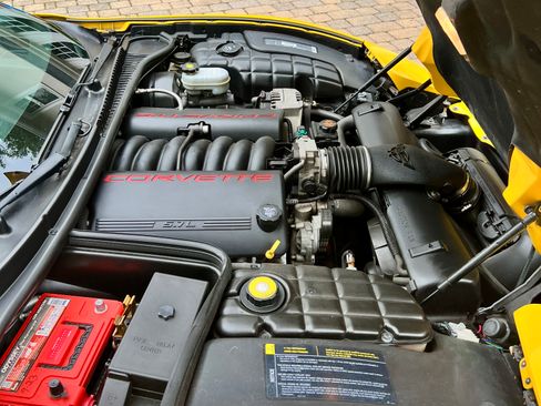 Used 2003 Chevrolet Corvette Coupe w/ Preferred Equipment Group RWD image 5
