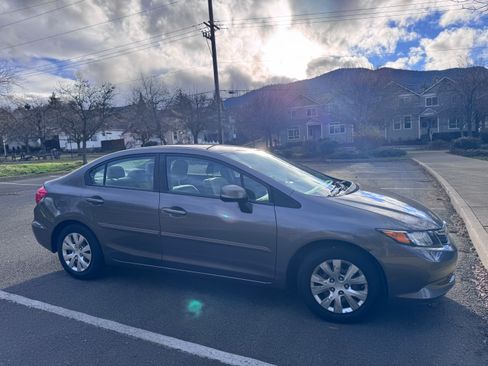 Used 2012 Honda Civic LX image 2