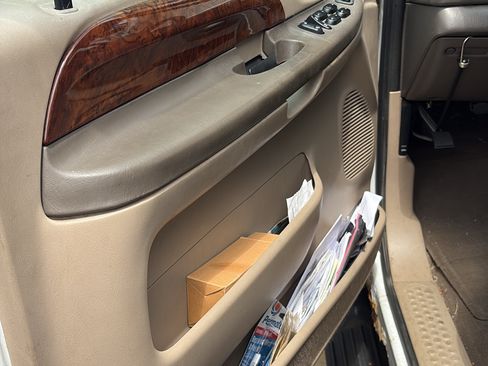 Used 2003 Ford F250 Lariat image 6