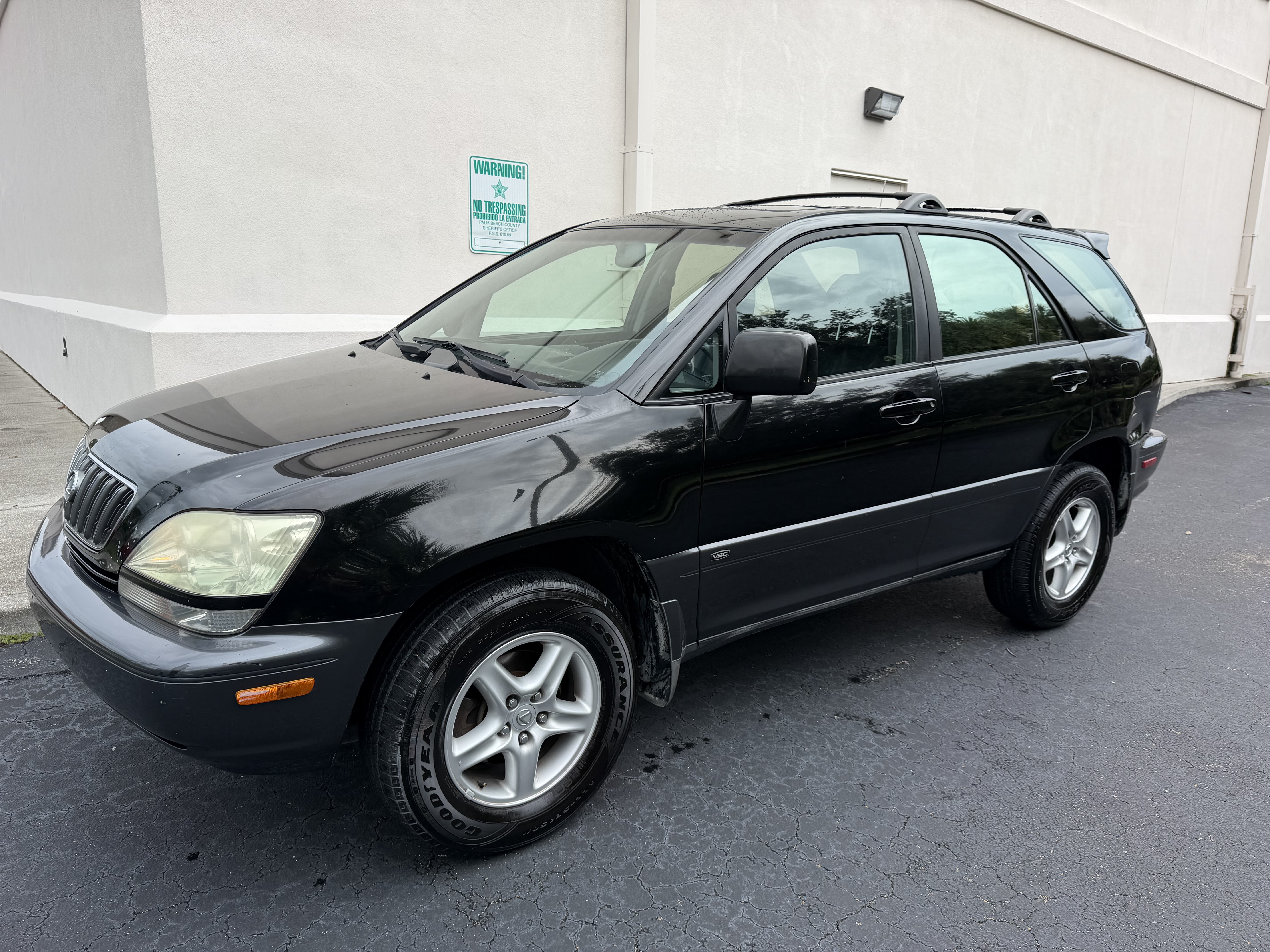 Used 2001 Lexus RX 300 FWD image 1
