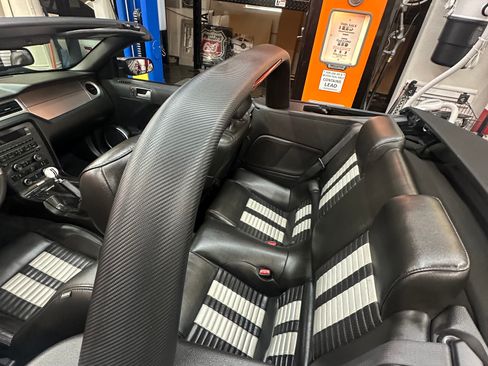 Used 2010 Ford Mustang Shelby GT500 image 25