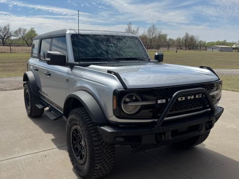 Used 2024 Ford Bronco Wildtrak image 4